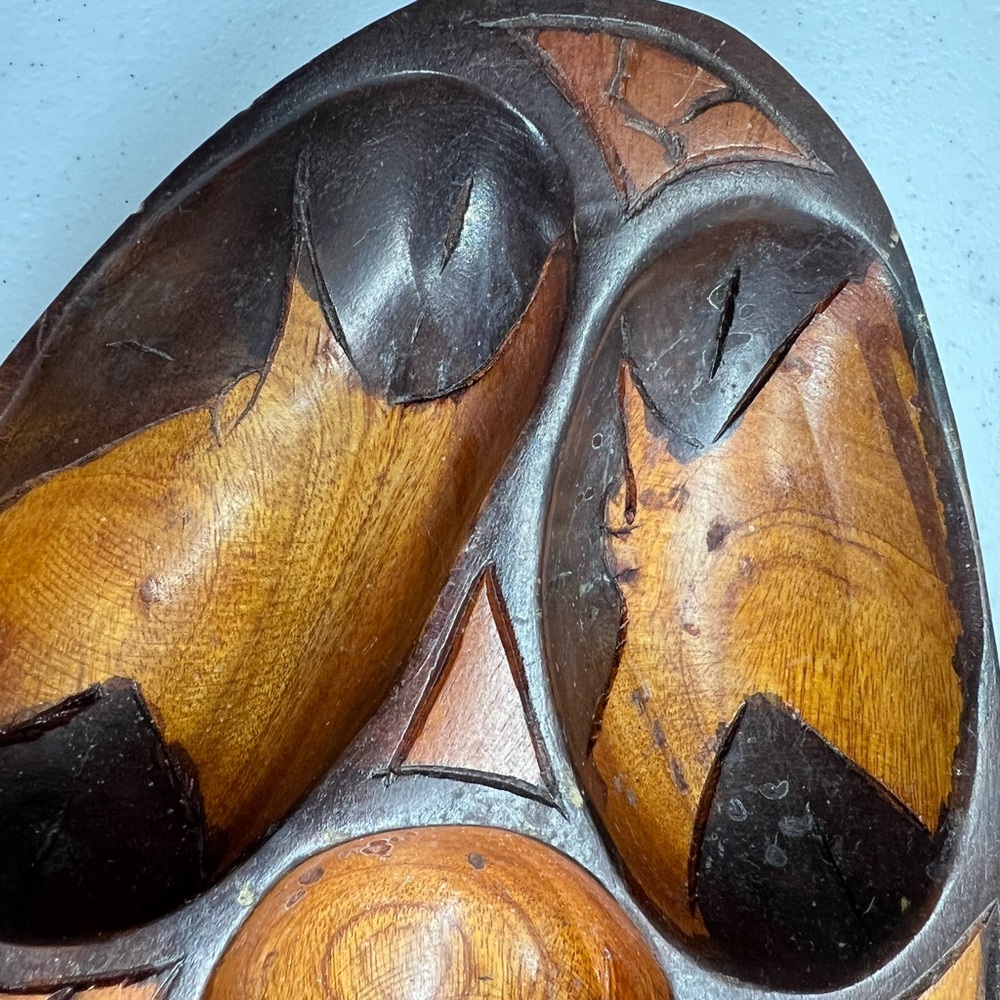 Carved wood serving bowl monkey pod 5 compartments 12x 7x 2 Inches - Picture 8 of 11